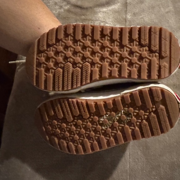 Vans Brown Sneakers with Suede Material and High-Top Design - Picture 5 of 5